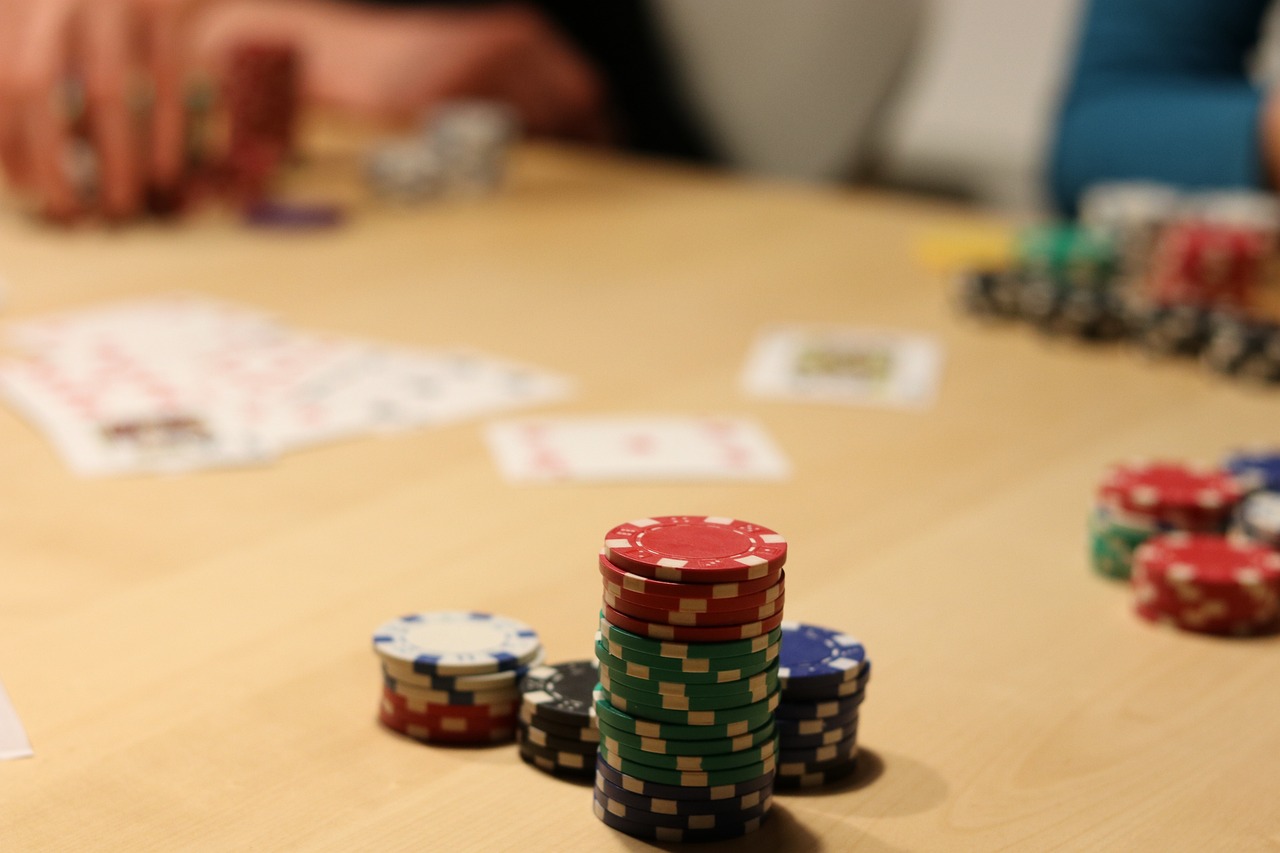 Do Virtual ao Feltro: A Ascensão do Poker Digital e seu Impacto na WSOP